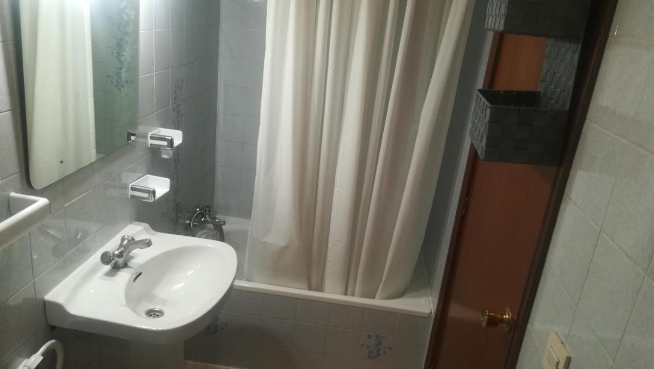 Piso Muy Amplio En Malaga . Apartment Luaran gambar